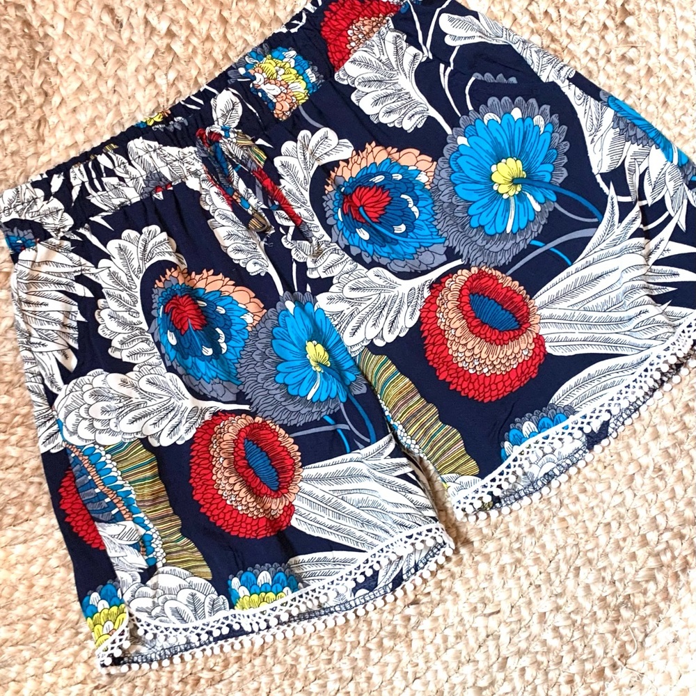 Floral print shorts, size S/M